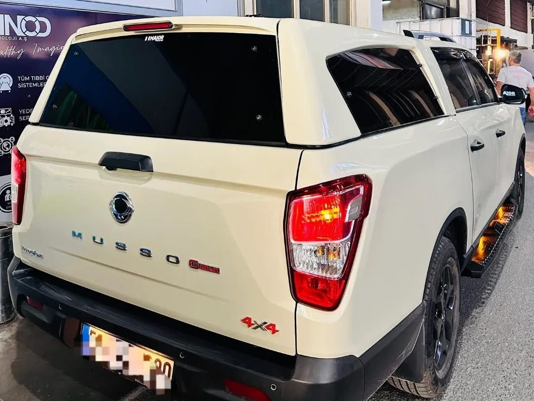 449118440-1151806602545347-4130260767443886989-n.jpeg Ssangyong Musso Grand Camlı Kabin - Görsel 1
