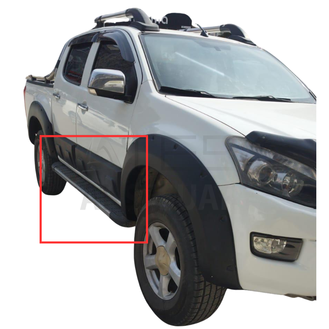 isuzu-d-max-2017-yan-basamak.png İsuzu D-Max 2017 Kapı Dodikleri - Görsel 1